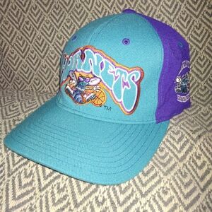 Rare Vintage Charlotte Hornets Spellout Starter Starfit Size 2 (Flexfit See Tag)